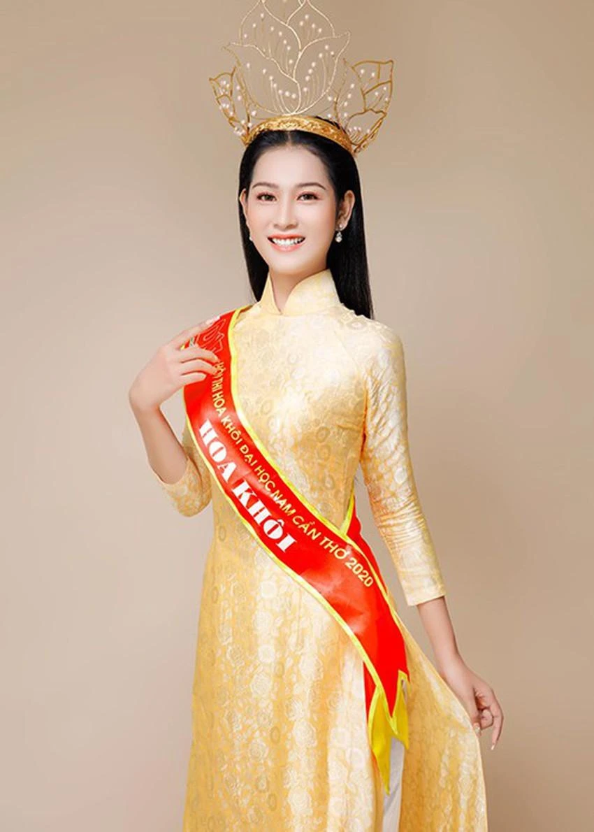 Nữ sinh 19 tuổi đoạt Hoa khôi Sinh Viên 2020 Đại học Nam Cần Thơ. Nữ sinh 19 tuổi đoạt Hoa khôi Sinh Viên 2020 Đại học Nam Cần Thơ.