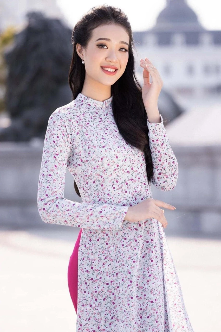 Dự án chương trình thiện nguyện “Nuôi em”- một dự án hỗ trợ bữa trưa cho trẻ em hoàn cảnh khó khăn ở Huế mà Yến Nhi đem đến Miss World Vietnam 2022 khiến nhiều người xúc động Dự án chương trình thiện nguyện “Nuôi em”- một dự án hỗ trợ bữa trưa cho trẻ em hoàn cảnh khó khăn ở Huế mà Yến Nhi đem đến Miss World Vietnam 2022 khiến nhiều người xúc động