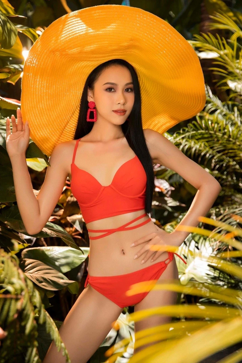 Lê Nguyễn Ngọc Hằng (SBD 419) sinh năm 2003 đến từ TP.HCM. Cô là cựu học sinh THPT Trưng Vương, TP.HCM. Người đẹp hiện là sinh viên Đại học Western Sydney (chương trình học tại Việt Nam). Lê Nguyễn Ngọc Hằng (SBD 419) sinh năm 2003 đến từ TP.HCM. Cô là cựu học sinh THPT Trưng Vương, TP.HCM. Người đẹp hiện là sinh viên Đại học Western Sydney (chương trình học tại Việt Nam).