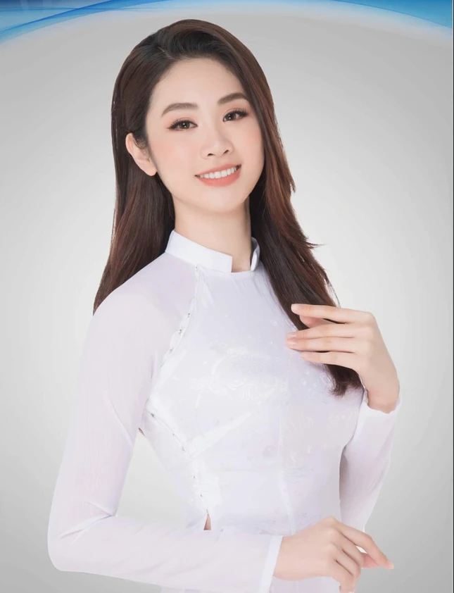 Nguyễn Thùy Linh (SBD 182), sinh năm 2000, đến từ Hà Nội Nguyễn Thùy Linh (SBD 182), sinh năm 2000, đến từ Hà Nội