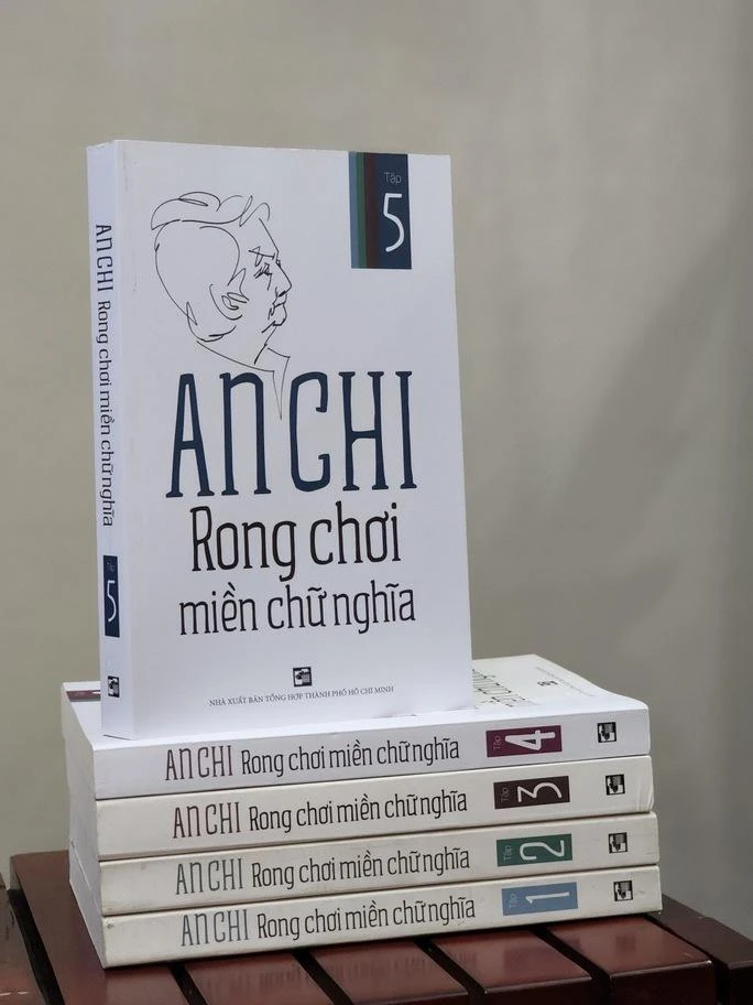 'Rong chơi miền chữ nghĩa' (trọn bộ 5 tập). Ảnh: NXB Tổng hợp TP.HCM 'Rong chơi miền chữ nghĩa' (trọn bộ 5 tập). Ảnh: NXB Tổng hợp TP.HCM