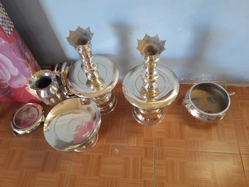 Lau chùi lư hương Lau chùi lư hương