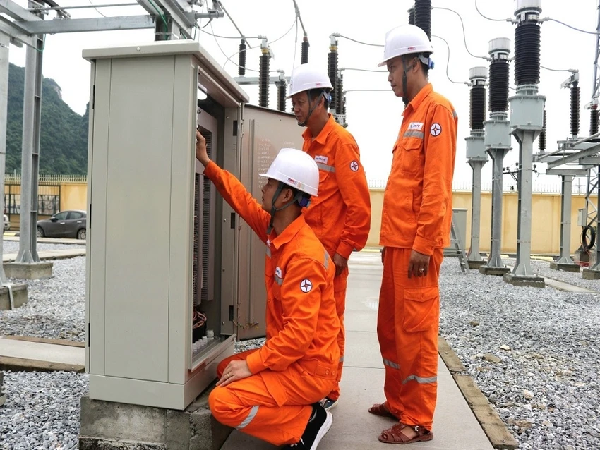 EVNNPC hiện tại đang quản lý hơn 90.000 trạm biến áp và hơn 100.000 MBA.