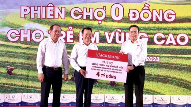 Agribank tài trợ 4 tỷ đồng xây dựng 02 công trình an sinh xã hội tại huyện Mù Cang Chải và huyện Văn Chấn, tỉnh Yên Bái.jpg
