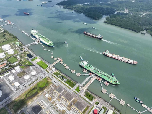 Tàu Maran Gas Achilles tiến vào Kho cảng LNG Thị Vải, đánh dấu sự kiện đầu tiên và quan trọng nhất trong lộ trình chuyển đổi năng lượng xanh của PV GAS.png