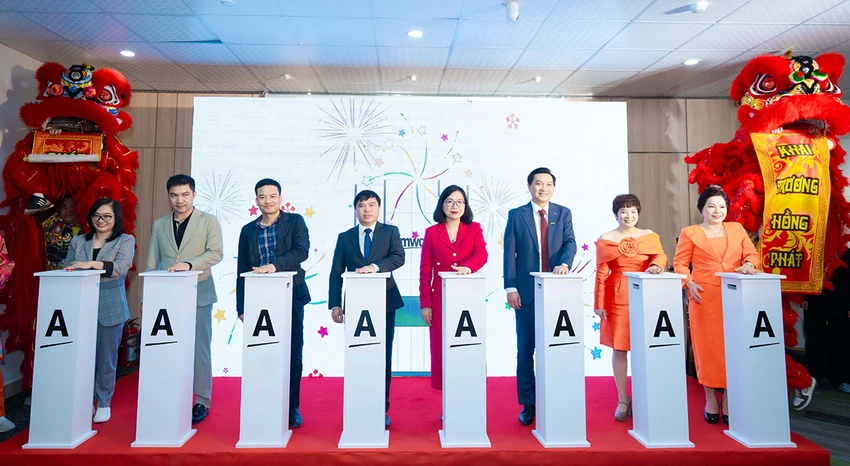 Cắt băng khai trương Siêu thị và Trung tâm Trải nghiệm (Amway Experience Center – AEC) tại Hải Phòng.jpg