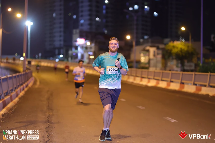 Sean Cotter - runner người Ireland trên đường chạy.jpg