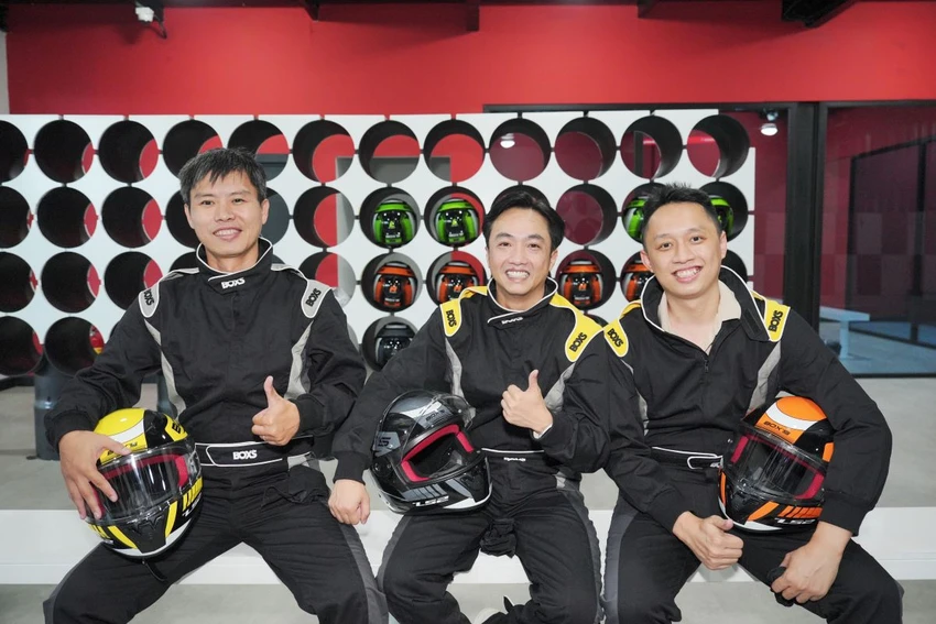 Doanh nhân Nguyễn Quốc Cường cùng Porsche Club Vietnam chính là những người đầu tiên ”mở bát” đường đua Go-kart tại City Park.JPG