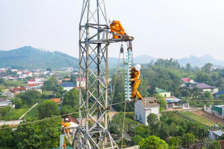 EVN đã đảm bảo cung cấp điện an toàn, liên tục, phục vụ phát triển kinh tế - xã hội.jpg