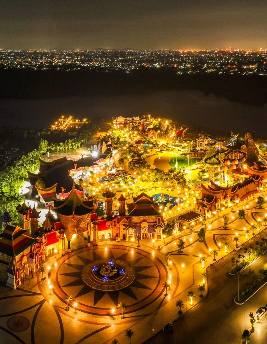 Công viên nước Thủy Tinh - thuộc tổ hợp Công viên Thần thoại Legend Park.jpg