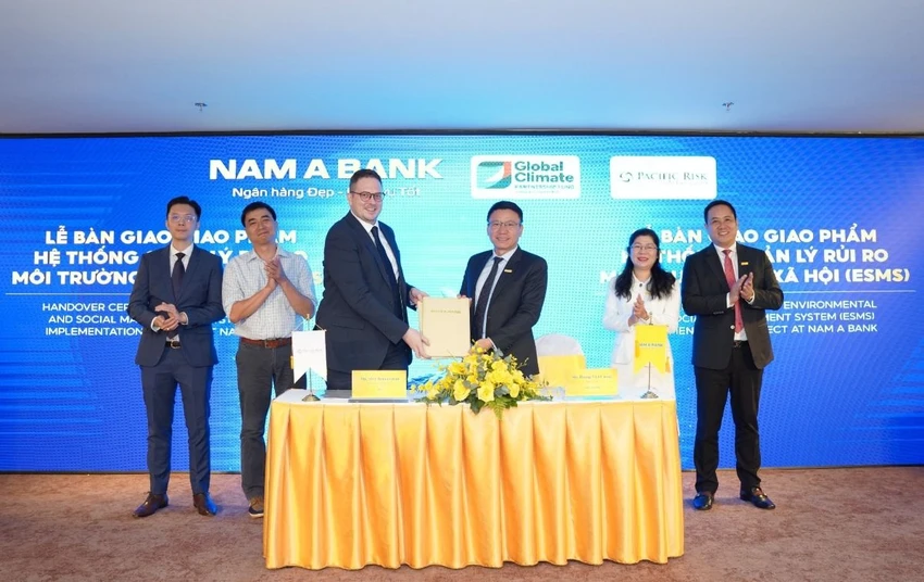 Nam A Bank và PRA ký nhận bàn giao Giao phẩm hệ thống quản lý rủi ro môi trường và xã hội ESMS.jpg