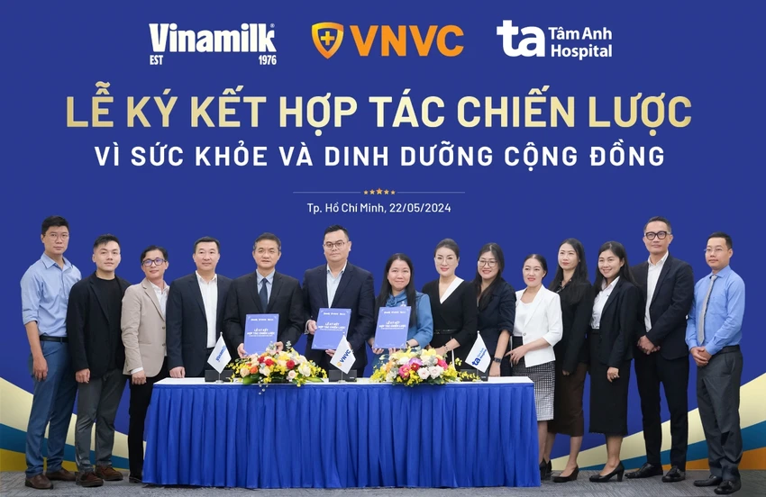 Lãnh đạo Vinamilk, Hệ thống trung tâm tiêm chủng VNVC và Bệnh viện Đa khoa Tâm Anh ký hợp tác chiến lược. (Ảnh: Vi Nam).jpg