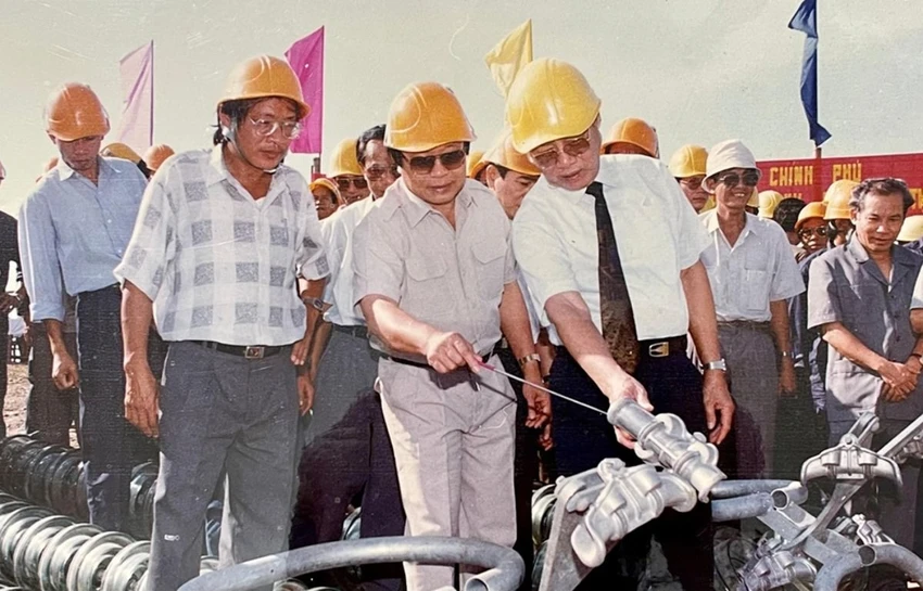 Bài 1: Đường dây 500kV, kỳ tích của ngành điện thế kỷ 20.jpg