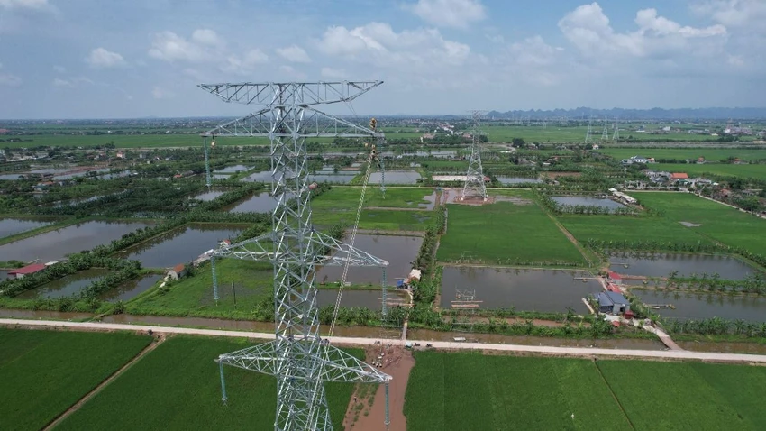 EVN và các đơn vị đang nỗ lực tối đa, với tinh thần, quyết tâm cao nhất đưa dự án về đích đúng tiến độ.jpeg