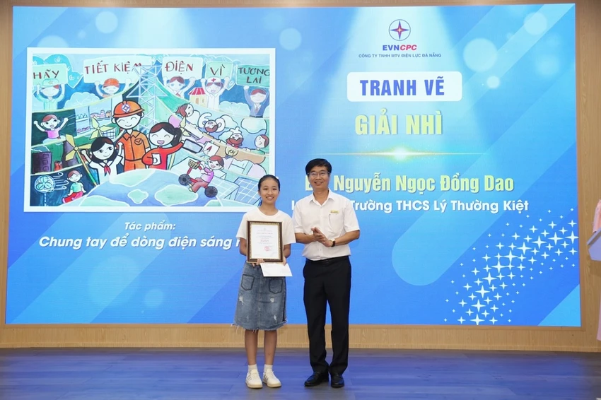 Trao giải Nhì (thể loại Tranh vẽ) cho tác giả Nguyễn Ngọc Đồng Dao - Lớp 6/7, Trường THCS Lý Thường Kiệt.jpg