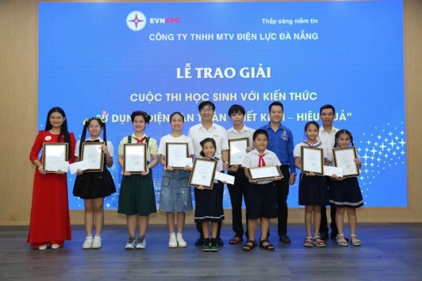PC Đà Nẵng tổ chức trao giải Cuộc thi ‘Học sinh với kiến thức sử dụng điện an toàn – tiết kiệm – hiệu quả’.jpg