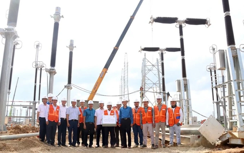 EVNGENCO1 thăm hỏi, động viên các lực lượng thi công trên công trường 500 kV mạch 3.jpg