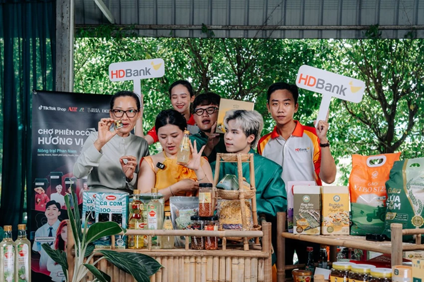 HDBank hỗ trợ các chủ thể OCOP đẩy mạnh chuyển đổi số, trợ giá sản phẩm trên từng phiên Livestream.png