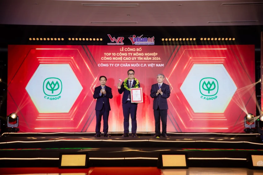 CP Việt Nam được vinh danh Top công ty nông nghiệp công nghệ cao uy tín.JPG