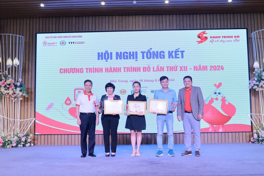 c-p-viet-nam-va-hanh-trinh-do-ket-noi-yeu-thuong.JPG