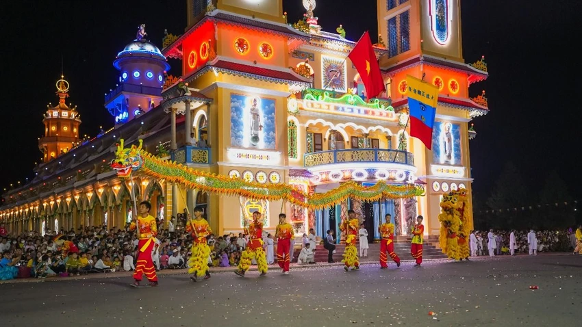 trung-thu-ve-tay-ninh-tham-du-hoi-yen-dieu-tri-cung-va-thuong-thuc-dem-nhac-cam-ly-3.jpeg