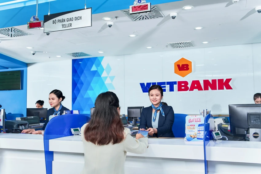 vietbank-va-cu-dup-trong-ngay-khai-truong-diem-giao-dich-thu-119-phong-giao-dich-vietbank-thuan-an-2.jpg