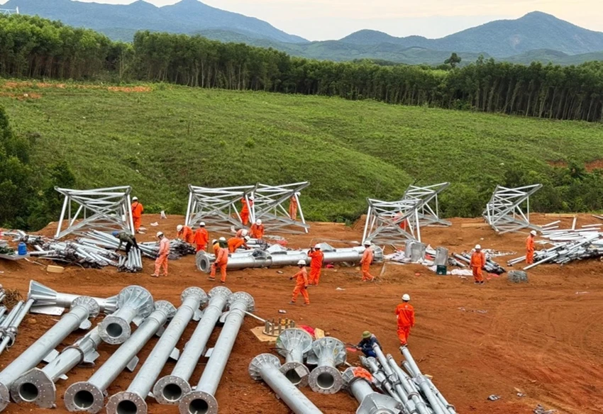 nhung-ngay-ruc-lua-tren-cong-truong-du-an-duong-day-500kv-mach-3-2.jpg