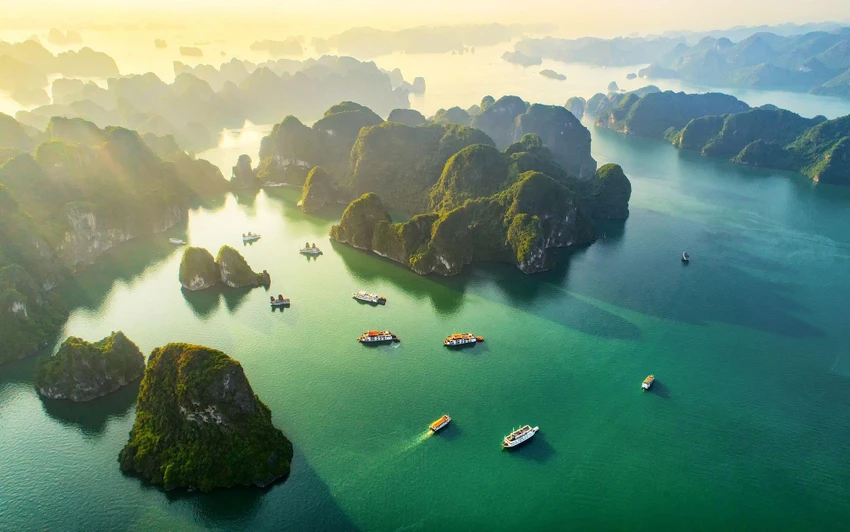 lonely-planet-cam-nang-du-lich-my-goi-y-du-khach-toi-ha-long-vao-mua-dong.jpg