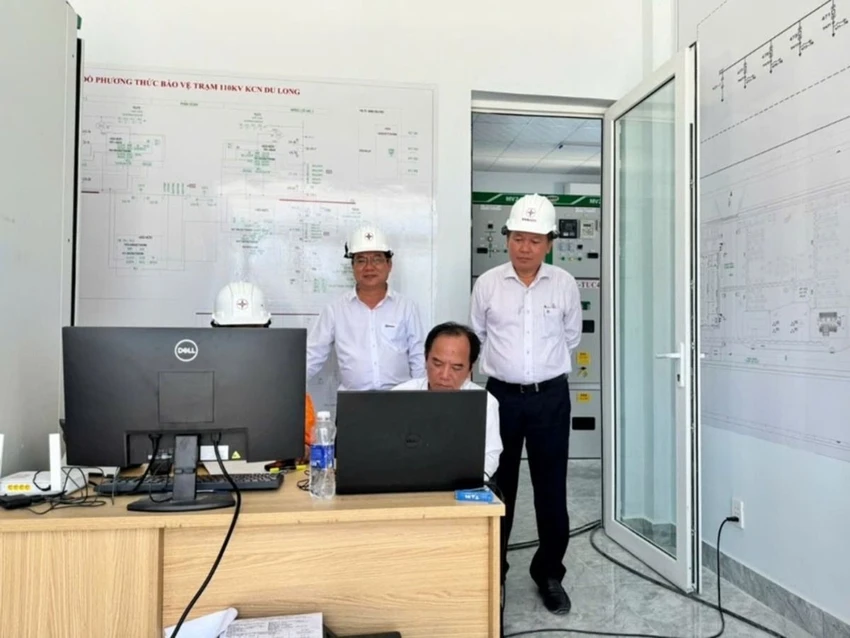 dong-dien-dua-vao-van-hanh-hang-loat-cong-trinh-luoi-dien-110kv-trong-diem-khu-vuc-phia-nam.jpg
