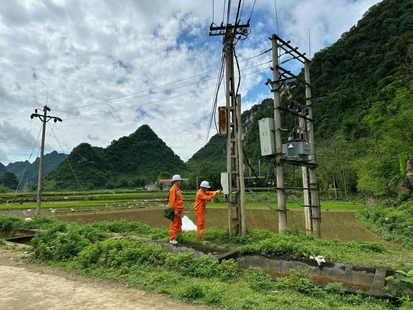 10 tháng năm 2024, sản lượng điện thương phẩm của EVNNPC tăng 10,91% .jpg