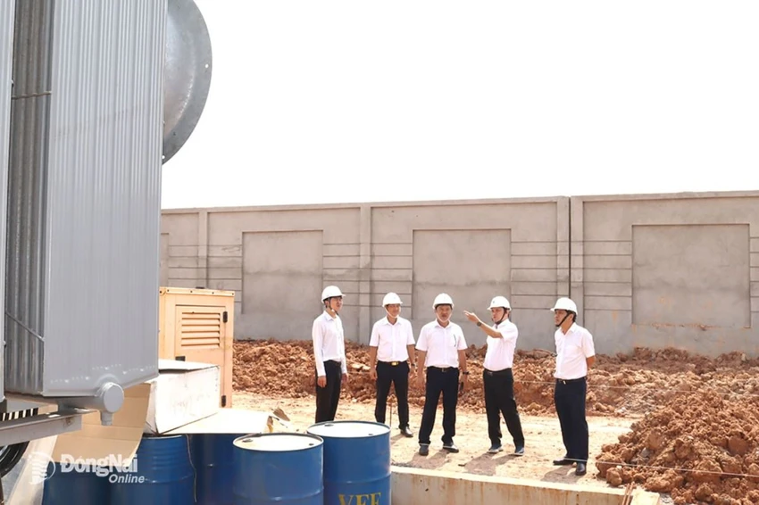 evnspc-thuc-hien-tot-su-menh-dien-di-truoc-mot-buoc-2.jpg