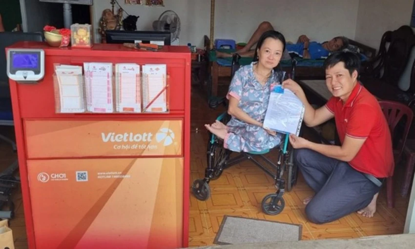 vietlott-vinh-danh-cac-dai-ly-diem-ban-hang-tieu-bieu-sau-hon-8-nam-trien-khai-kinh-doanh-2.jpg