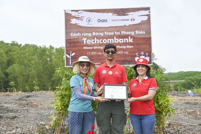 Techcombank cam kết đồng hành vì mục tiêu net-zero vào năm 2050.JPG