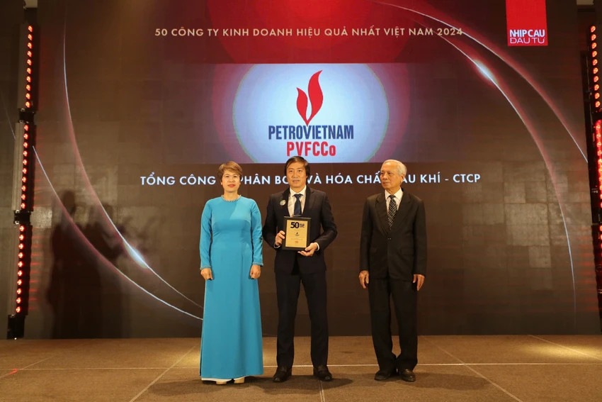 PVFCCo nhận giải thưởng Top 50 công ty kinh doanh hiệu quả nhất Việt Nam năm 2024.jpg