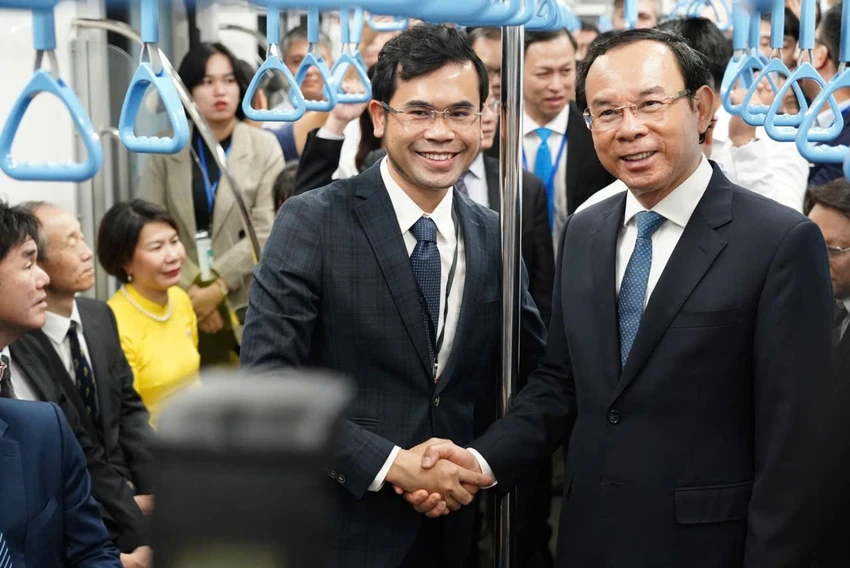 tp-hcm-van-hanh-chinh-thuc-tuyen-metro-so-1-nguoi-dan-nhan-the-di-metro-vikkigo-mien-phi-5-9155.jpg