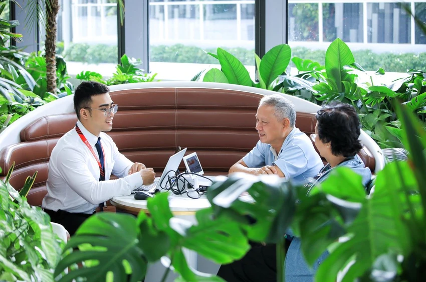 techcombank-ho-tro-khach-hang-gap-rut-hoan-thien-dang-ky-sinh-trac-hoc-truoc-gio-g.jpg