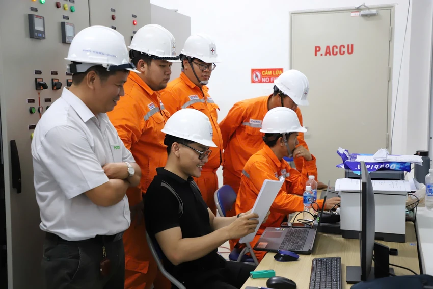 xuyen-dem-hoan-thanh-cong-trinh-tram-bien-ap-110kv-hoa-lu-2.jpg