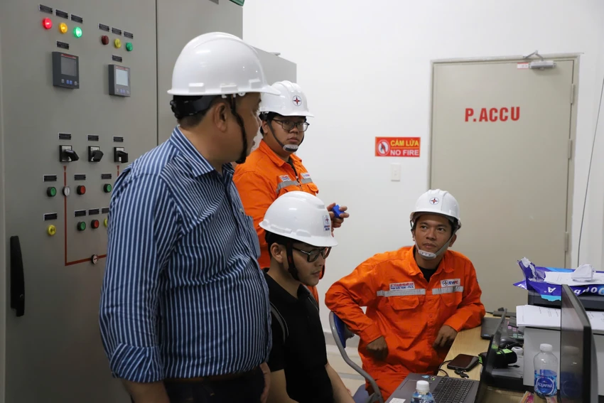 xuyen-dem-hoan-thanh-cong-trinh-tram-bien-ap-110kv-hoa-lu-3.jpg
