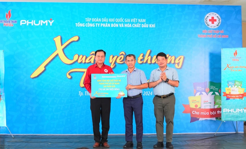 Phú Mỹ dành 8 tỉ đồng mang ‘Xuân yêu thương, Tết sẻ chia’ đến những hoàn cảnh khó khăn.jpg
