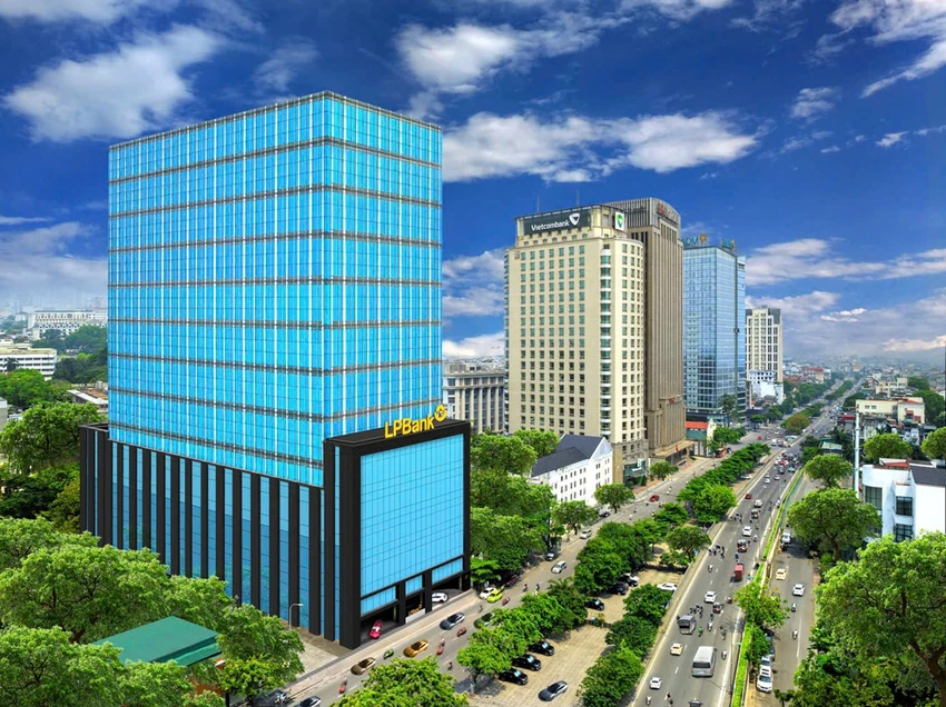 lpbank-gia-nhap-cau-lac-bo-loi-nhuan-10-nghin-ty.jpg