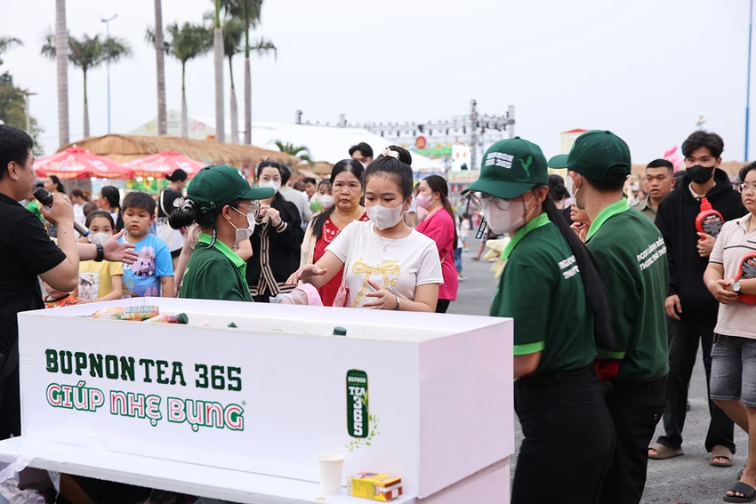 masan-consumer-tung-bung-cung-ba-con-mien-tay-don-tet-o-tay-do-11.JPG
