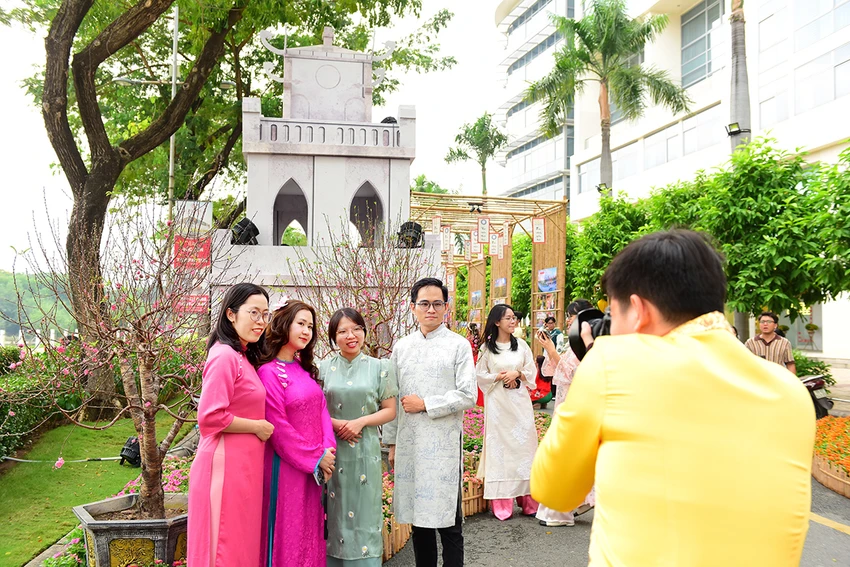 khai-mac-hoi-hoa-xuan-phu-my-hung-tet-at-ty-2025-xuan-hoan-ca-3.jpg