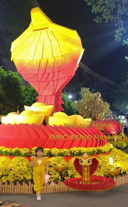 trai-nghiem-cong-nghe-ar-cung-linh-vat-duong-hoa-xuan-phu-my-hung-2.jpg