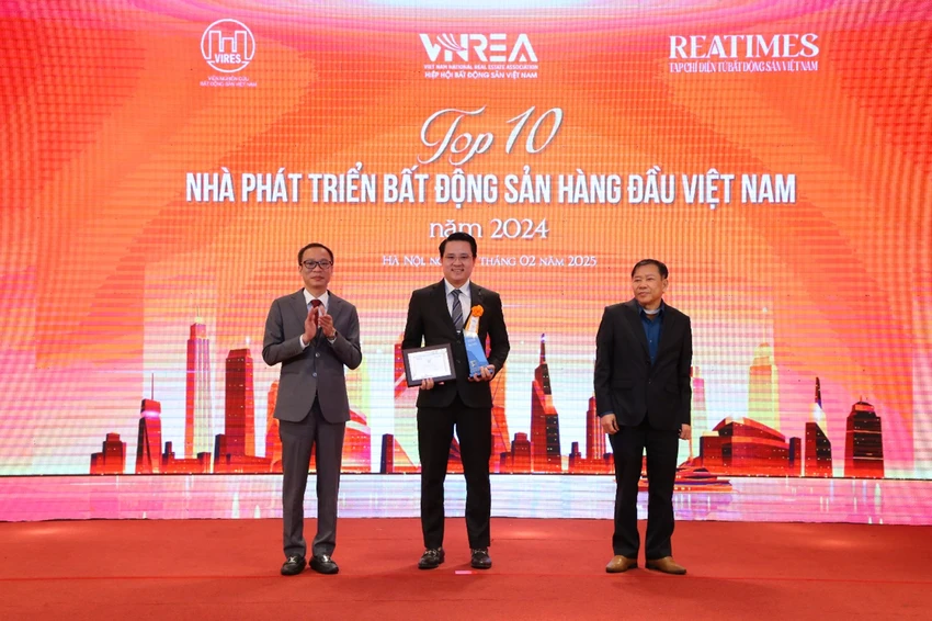 caraworld-kn-cam-ranh-lap-hat-trick-giai-thuong-thuong-hieu-bat-dong-san-dan-dau-nam-2024-2025.jpg