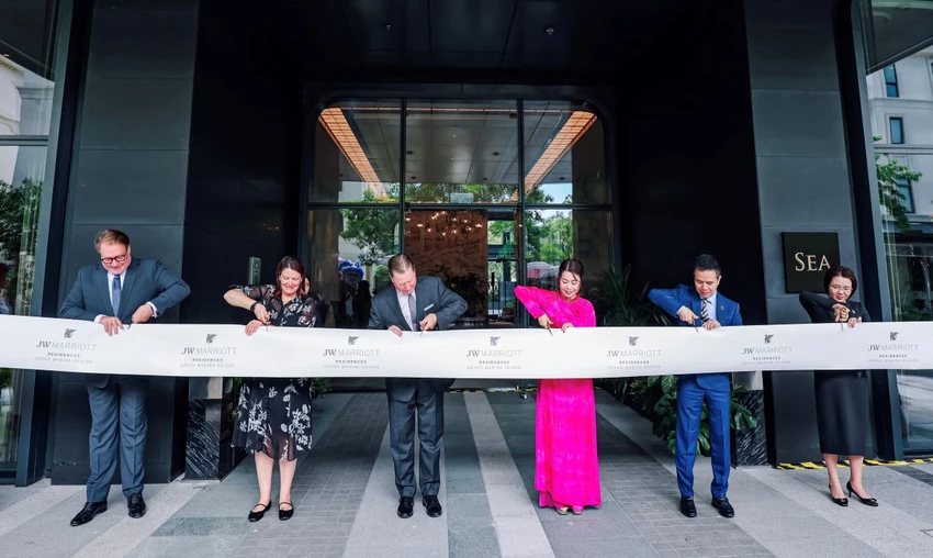 Masterise Homes chính thức khai trương khu căn hộ hàng hiệu phân khúc đô thị đầu tiên của JW Marriott.jpg