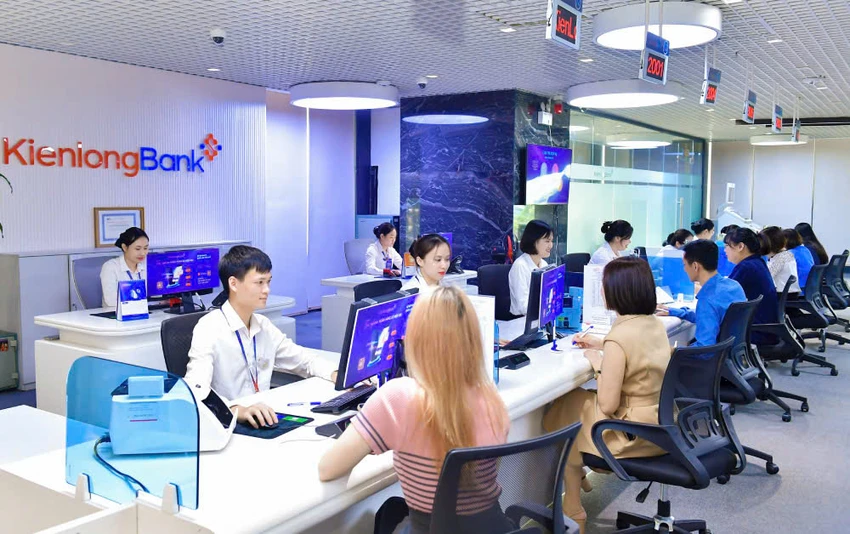 tang-truong-56-6-trong-top-dau-nganh-ngan-hang-kienlongbank-day-manh-muc-tieu-cho-2025-2.jpg