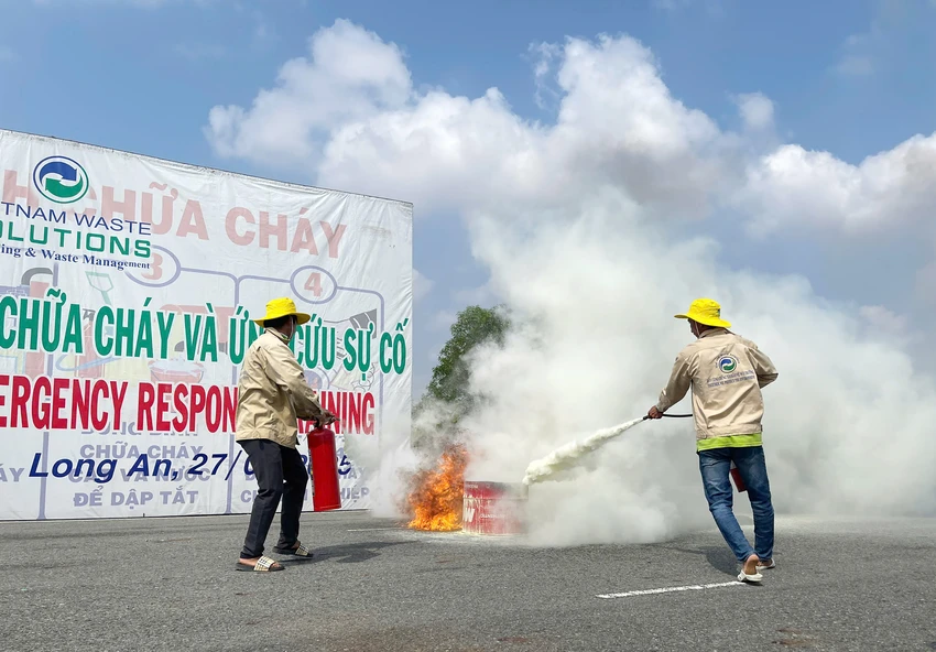 cong-ty-wvs-la-huan-luyen-nghiep-vu-pccc-thanh-thuc-cho-nguoi-lao-dong-2.jpg