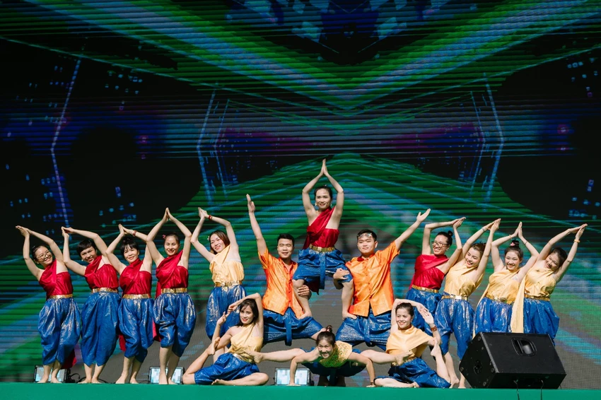 chung-tay-de-tao-nen-mot-viet-nam-khoe-manh-phat-trien-1.jpg