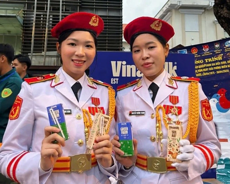 vinamilk-gui-tang-hon-150-000-san-pham-den-nguoi-dan-tham-gia-concert-quoc-gia-3.jpg