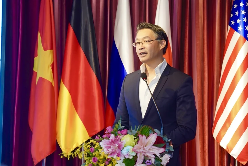 Tiến sĩ Philipp Rösler – Nguyên Phó Thủ tướng Đức gia nhập Vietjet.jpg